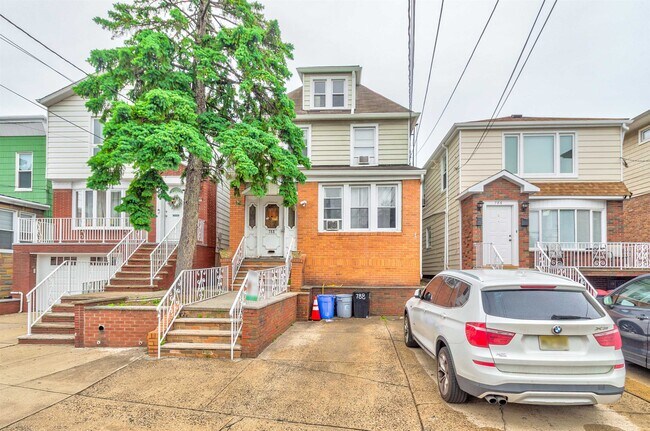 Building Photo - 788 Avenue A