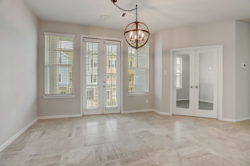 Building Photo - 2714 Veranda Fls