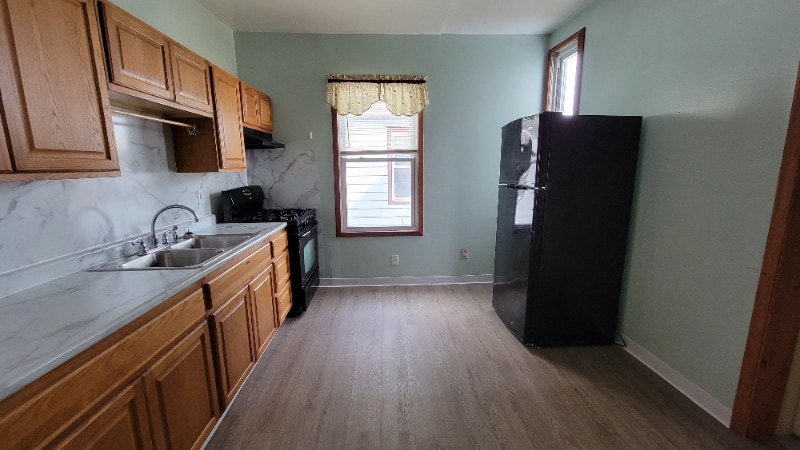 Building Photo - 1918 Hughitt Ave