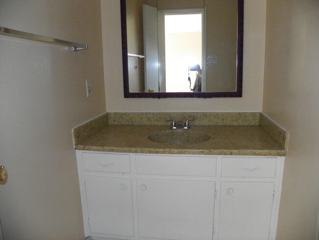 Building Photo - 11408 Lexington Ave NE