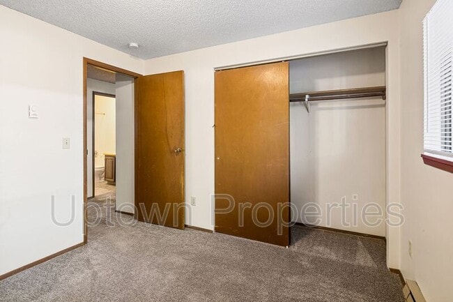 Building Photo - 5660 SW 180th Ave