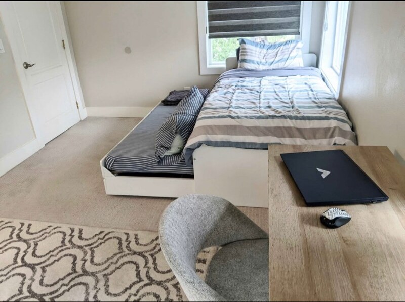 Building Photo - 835 N Raymond Ave