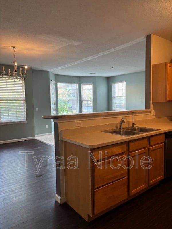 Building Photo - 28825 Cullen Dr