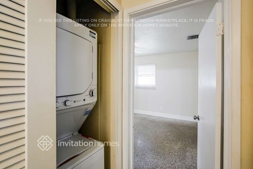 Building Photo - 1755 SW 37th Way
