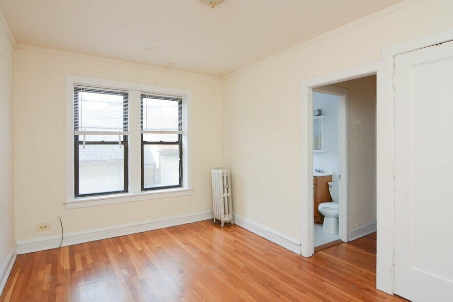 Building Photo - 3310 W Schubert Ave