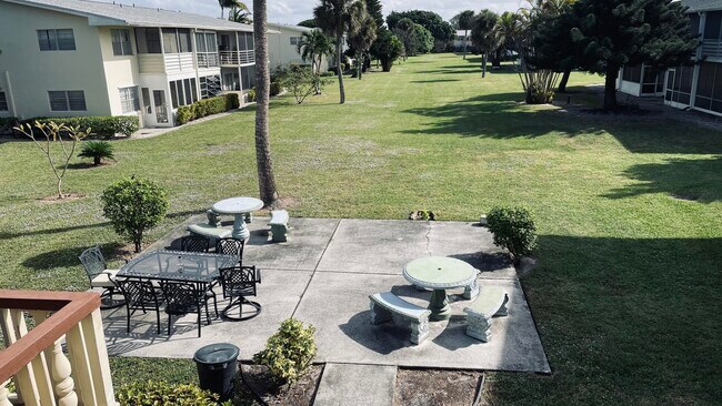 Building Photo - 138 Salisbury I