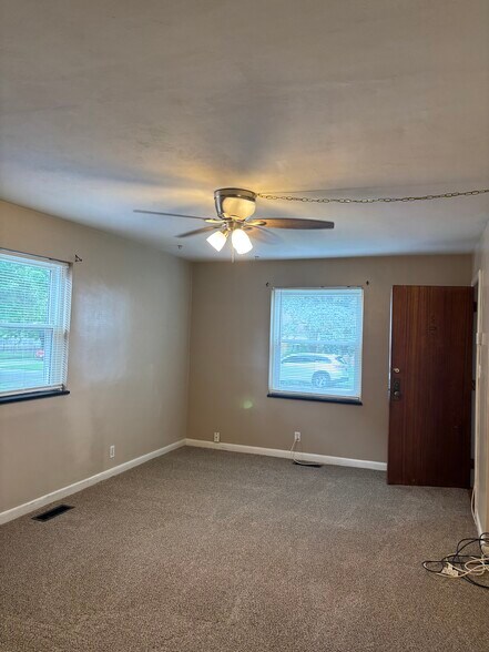 Building Photo - 2913 Aerial Ave