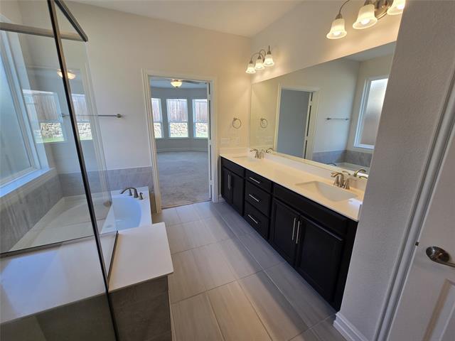 Building Photo - 2724 Southampton Dr