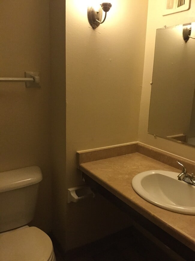 Building Photo - 8911-B N 95th St