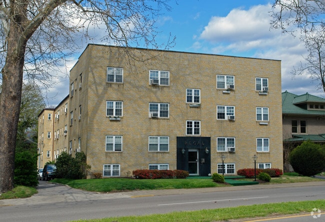 Building Photo - Regal