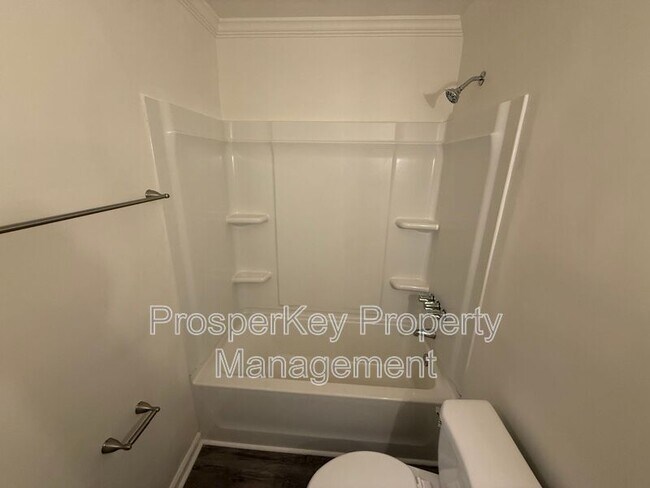 Building Photo - 1159 Tamarack Trail