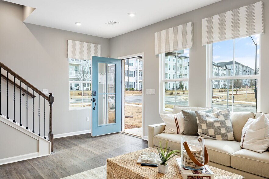 Building Photo - 801 Cameron Trl