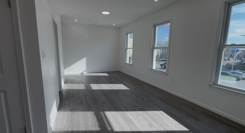 Building Photo - 17 Kearny Ave