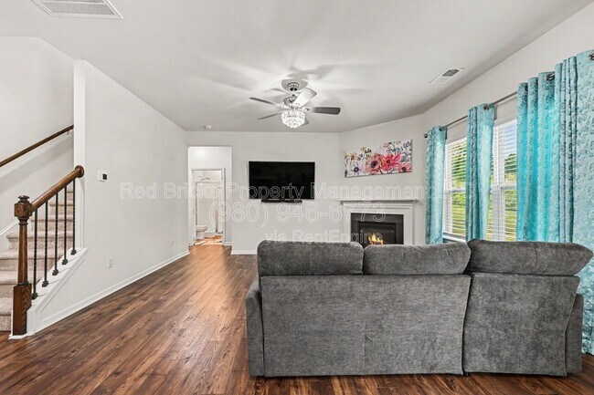 Building Photo - 10749 Adair Wds Dr