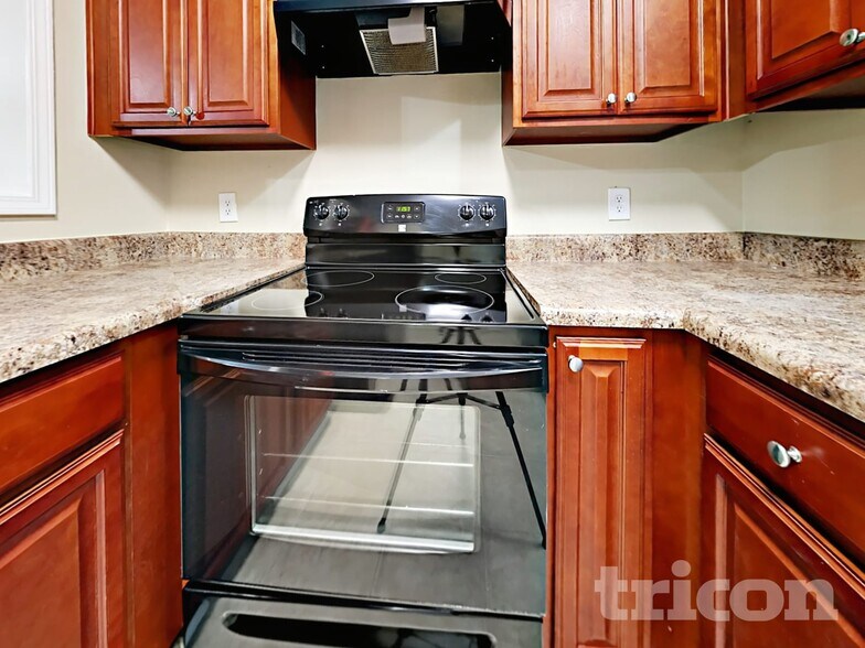 Building Photo - 4185 Bradley Dr SW