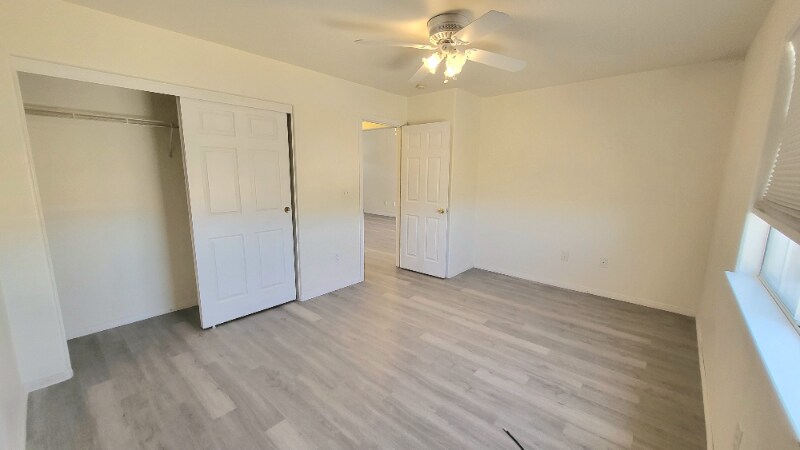 Building Photo - 2400 E Ambush St