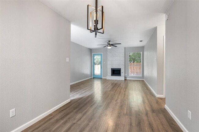 Building Photo - 2404 Burleson Ct