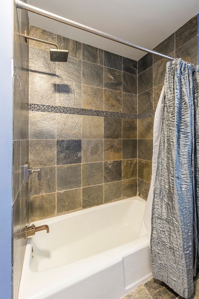 Building Photo - Beautiful Manhattan Beach Rental Home!