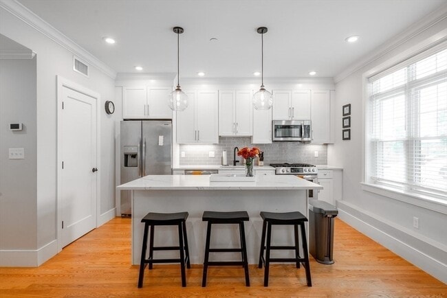 Building Photo - 315 College Farm Rd