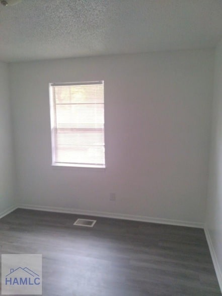 Building Photo - 901 Olmstead Dr