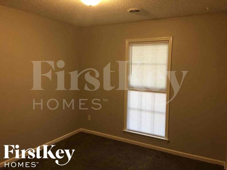 Building Photo - 6410 N Fawn Hollow Cir