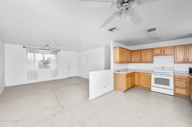 Building Photo - 17707 E Karsten Dr