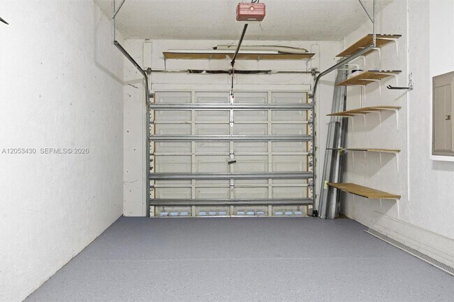 Building Photo - 2066 Madeira Dr