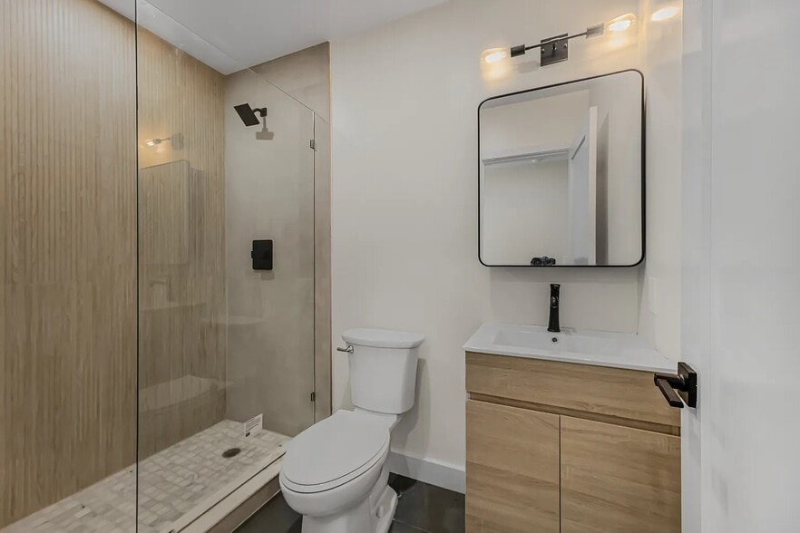 Building Photo - 291 Kingsland Ave