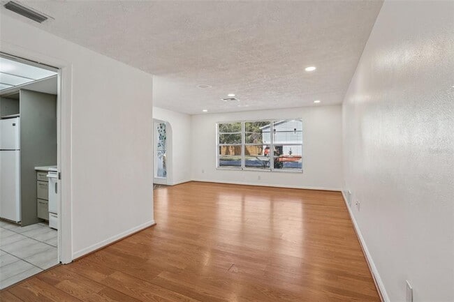 Building Photo - 3100 N Canal Dr