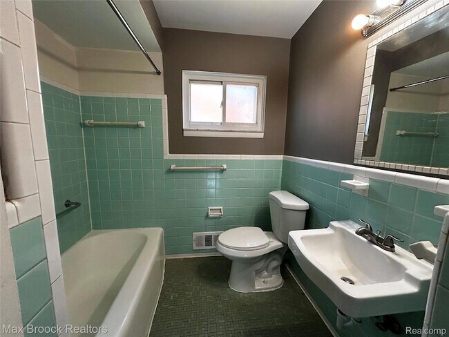 Building Photo - 21307 Le Fever Ave