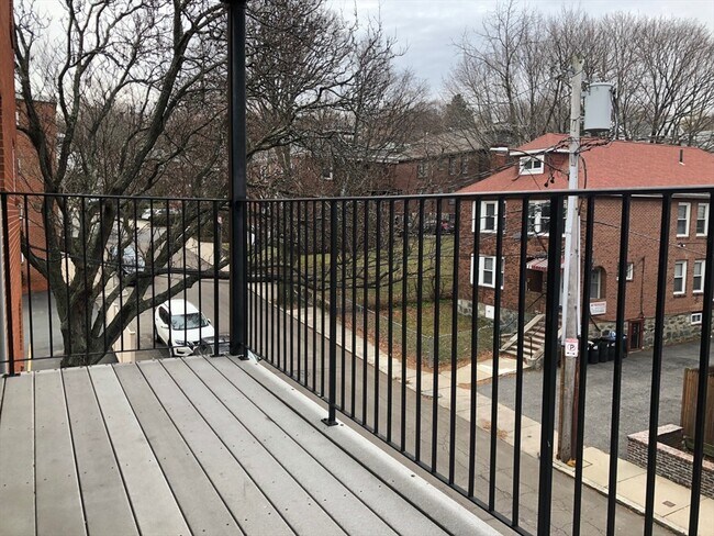 Building Photo - 36 Bellvista Rd