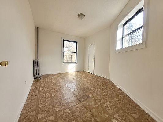 Building Photo - 3 bedroom in BRONX NY 10457