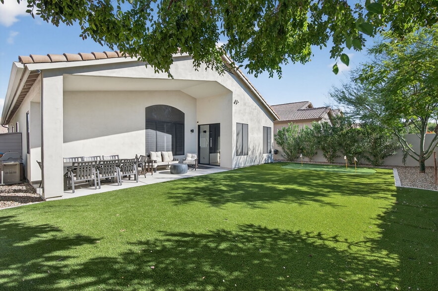 Building Photo - 7449 E Whistling Wind Way