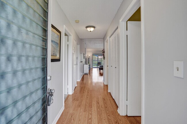 Building Photo - 15235 Lakes of Delray Blvd