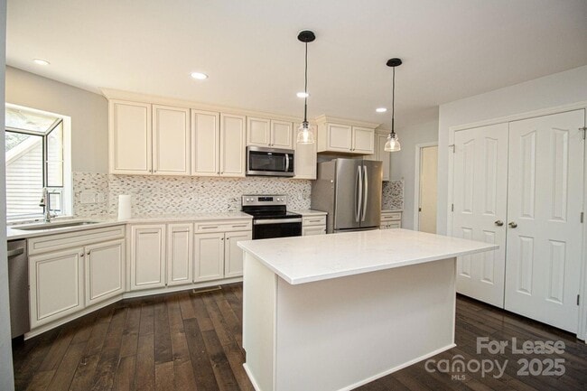 Building Photo - 14401 Widgeon Ct