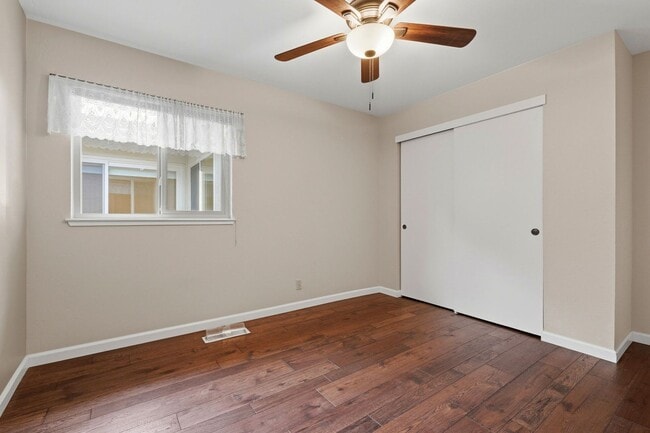 Building Photo - Beautifully Updated 3BR/2BA Home with Private Garden Oasis