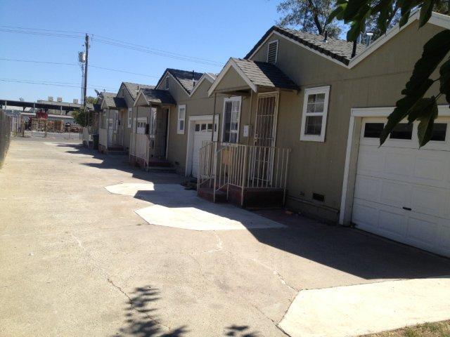 Building Photo - One Bedroom Unit In 4 Plex Ready To Go!!!