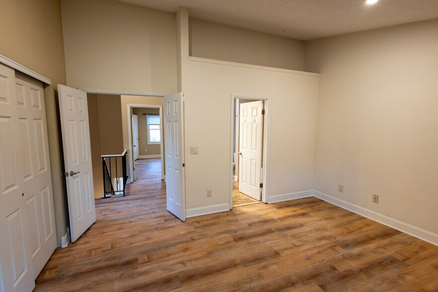Building Photo - 13 Wilton Ct