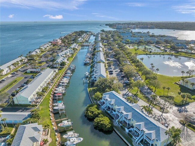 Building Photo - 4728 Beach Dr SE