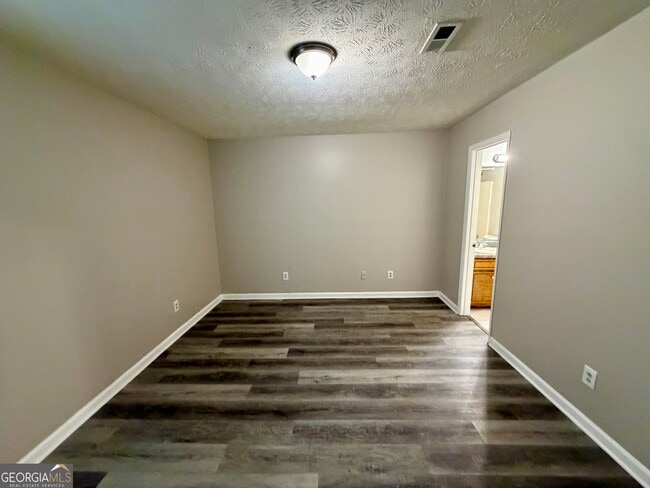 Building Photo - 105 Fruitwood Trce