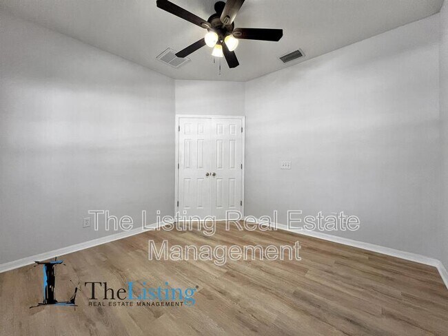 Building Photo - 8814 Sandy Plains Dr