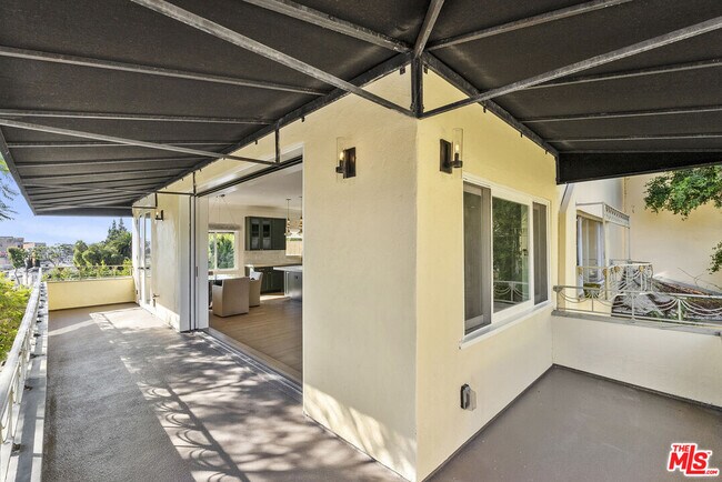 Building Photo - 1326 Londonderry View Dr