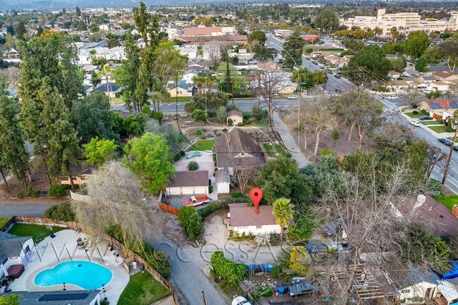 Building Photo - Comforting Charm 1 Bed / 1 Bath Home In Po...