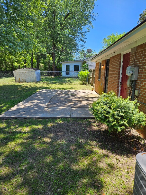 Building Photo - 4504 Whiteside St