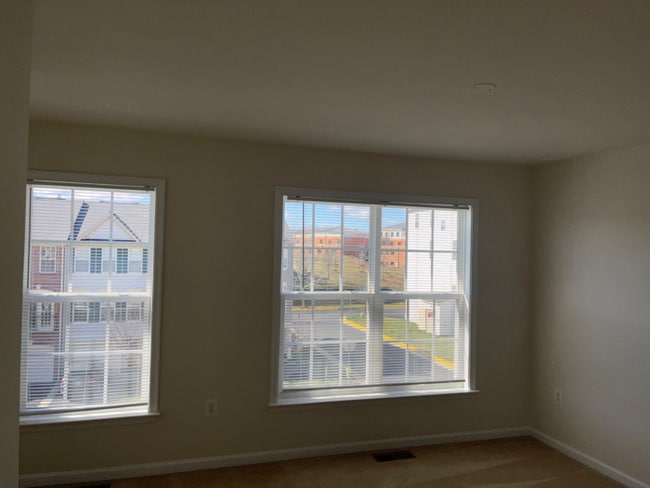 Building Photo - 15592 John Diskin Cir