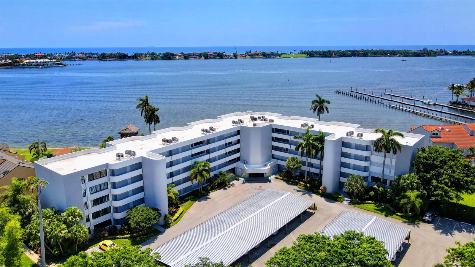 Building Photo - 8200 Lakeshore Dr