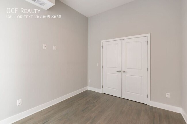 Building Photo - 1607 Catharine St