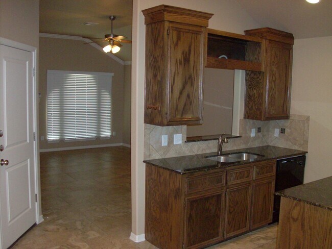 Building Photo - Gorgeous 2 bed/2 bath near Bunny Trail in ...