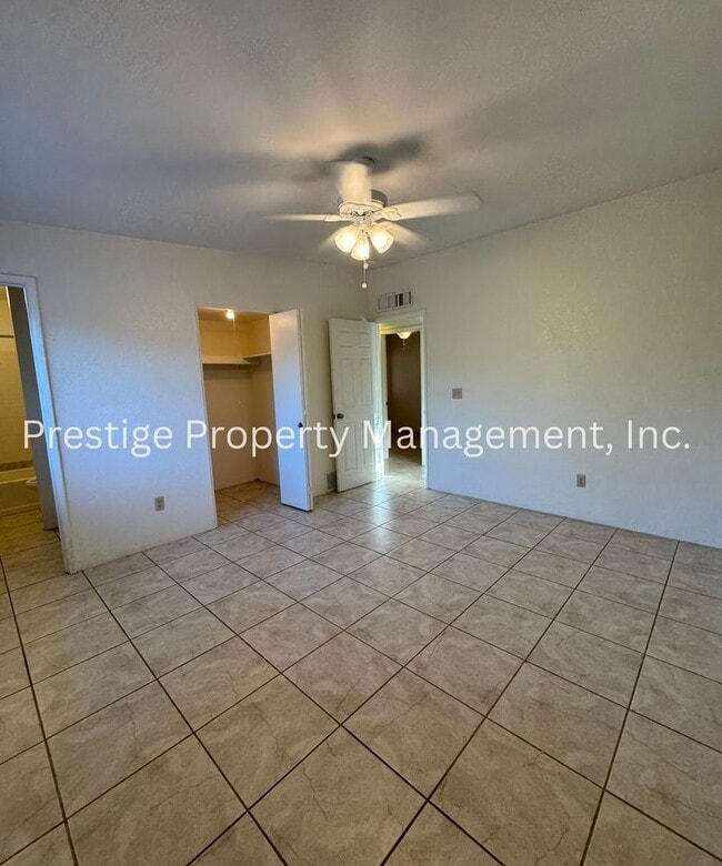 Building Photo - 3bd/2ba home tucked away in Northwest Tucson!!