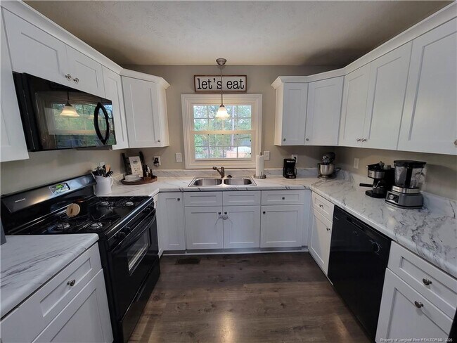 Building Photo - 215 Haverhill Dr